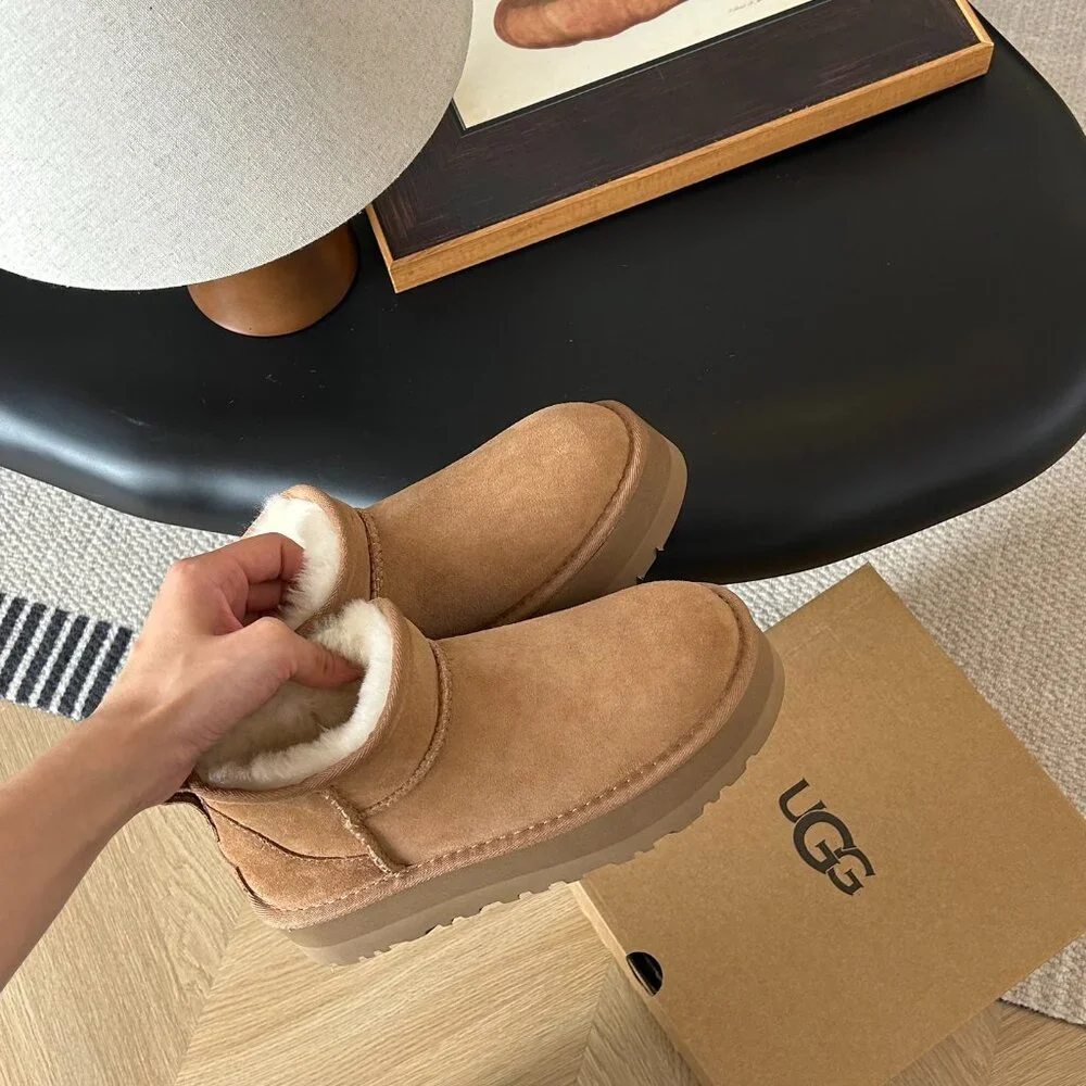 UGG Women's Classic Ultra Platform Chestnut